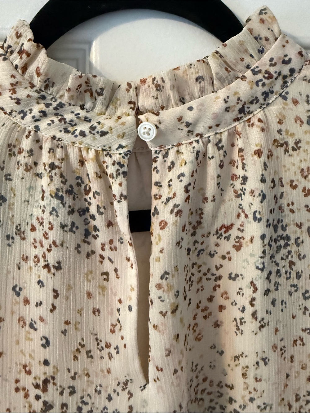 LOFT Cream Printed Ruffle Sleeve Shell Top - Picture 2 of 3